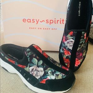 Easy Spirit Black/Multi BNT Size 9 Shoes